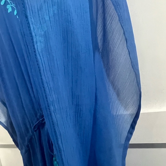 Adorable Beach cover up in beautiful ocean blue color. - Picture 8 of 8